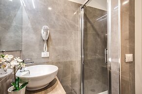 River Luxury Suites