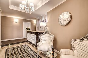 River Luxury Suites