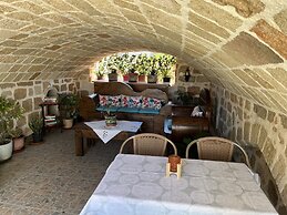 Eleni Rooms