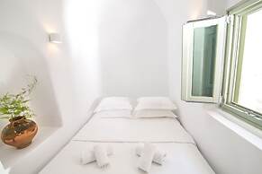 Morfi Cave House