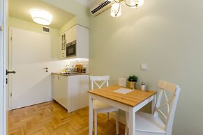 Roland Apartments