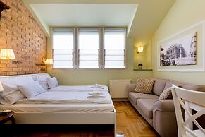 Roland Apartments