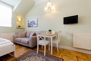Roland Apartments