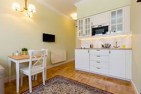 Roland Apartments