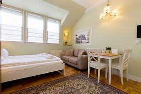 Roland Apartments