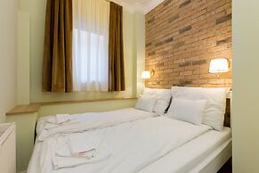 Roland Apartments