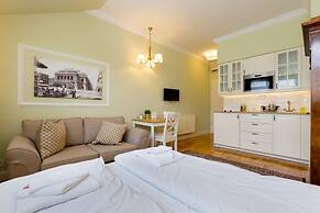 Roland Apartments