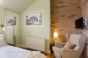 Roland Apartments