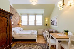 Roland Apartments