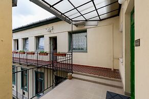 Roland Apartments