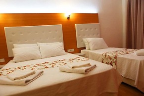 Ugur Hotel