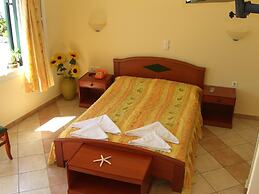 Pyrgos Beach Studios