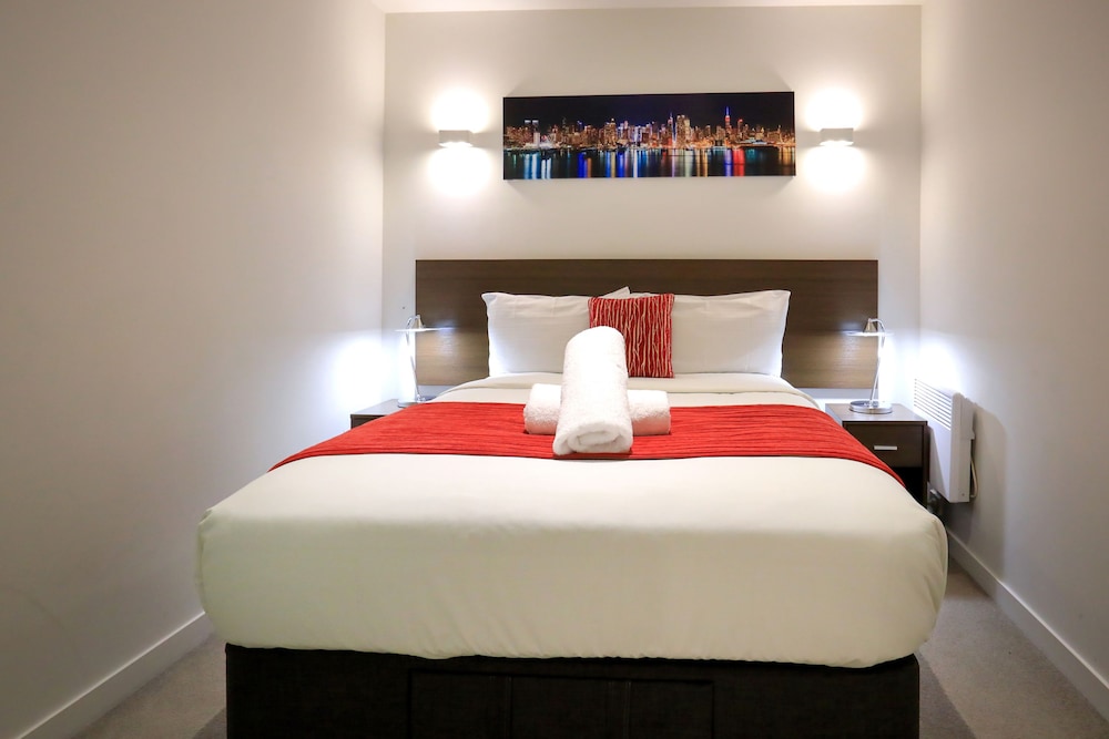 Flinders Street Apartments