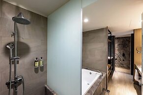 Hsin Hotel