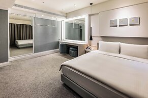 Hsin Hotel