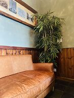 Tuckers Inn