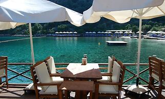 Nuri's Beach Bungalow
