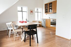 Mengi Apartments