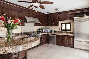Hermosa Mayette Villa by ChezPlaya