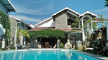 Watusaman Homestay By The Grand Java