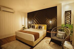 The Bourke Hotel