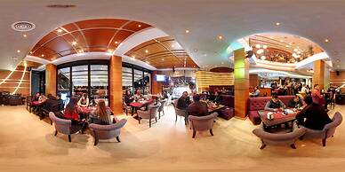 Hotel Cruiser