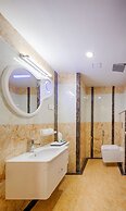 Hotel Lance International