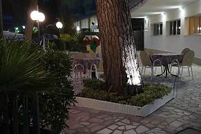Hotel Sayonara