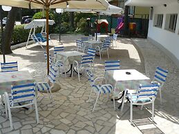 Hotel Sayonara