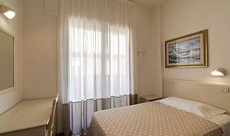 Hotel Trevi
