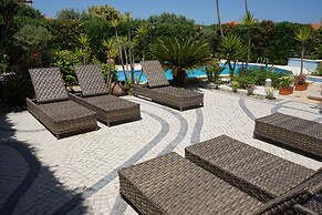 Wallis Villa