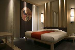 Emotional Grand Motel