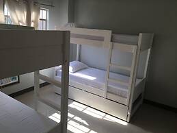 Beinte Singko de Marso Apartments