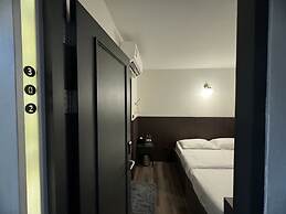 Four Sisters Hostel