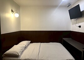Four Sisters Hostel
