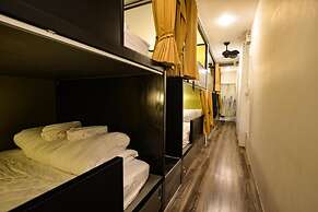 Four Sisters Hostel
