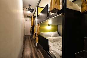 Four Sisters Hostel