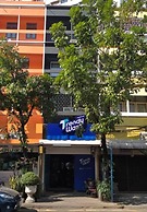 Four Sisters Hostel