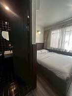 Four Sisters Hostel