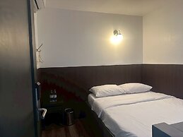 Four Sisters Hostel