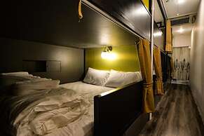 Four Sisters Hostel