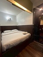 Four Sisters Hostel