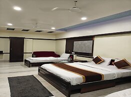 Hotel Ambaji International