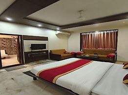 Hotel Ambaji International