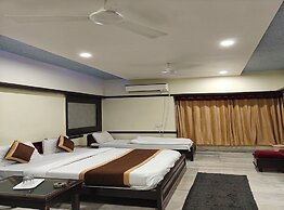 Hotel Ambaji International