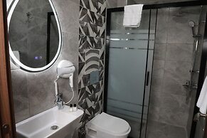 Rays Hotel
