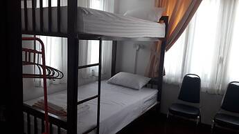 Vanilla Hostel & Bar