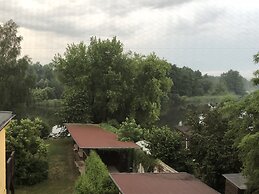 Riverside Inn