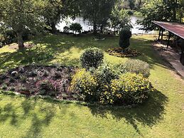 Riverside Inn