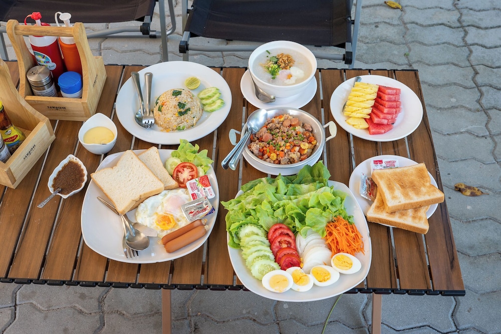 Sawasdee Lagoon Camping & Restaurant